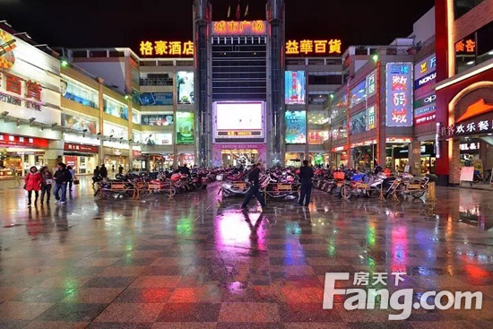 城市广场,锦绣清城,赢之城,城市花园是清远繁华的商业焦聚地.