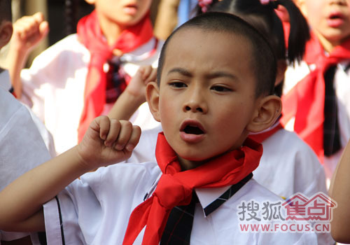 尚信小学:六一地产联动在麻园公益里忆童年_查小学查分数怎么图片
