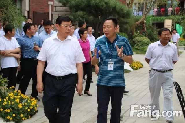 县县委书记胡建军率县四套领导班子视察碧桂园